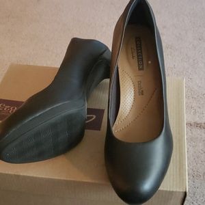 Clark's Adriel Viola Black Leather Pumps Heels 8